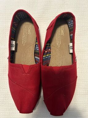 TOMS Red Canvas Slip-On Moccasins for Women size 8 free shipping